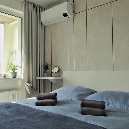 Top Urban Apartment - Free Parking, Green Energy, Modern Style ブラチスラヴァ エクステリア 写真