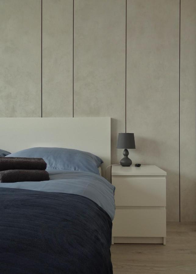 Top Urban Apartment - Free Parking, Green Energy, Modern Style ブラチスラヴァ エクステリア 写真