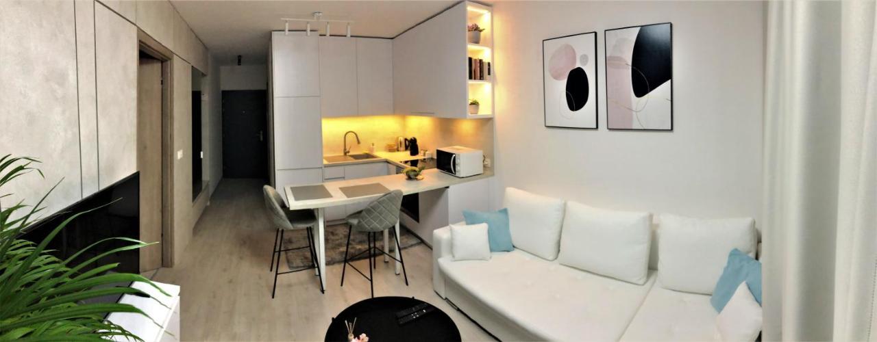 Top Urban Apartment - Free Parking, Green Energy, Modern Style ブラチスラヴァ エクステリア 写真