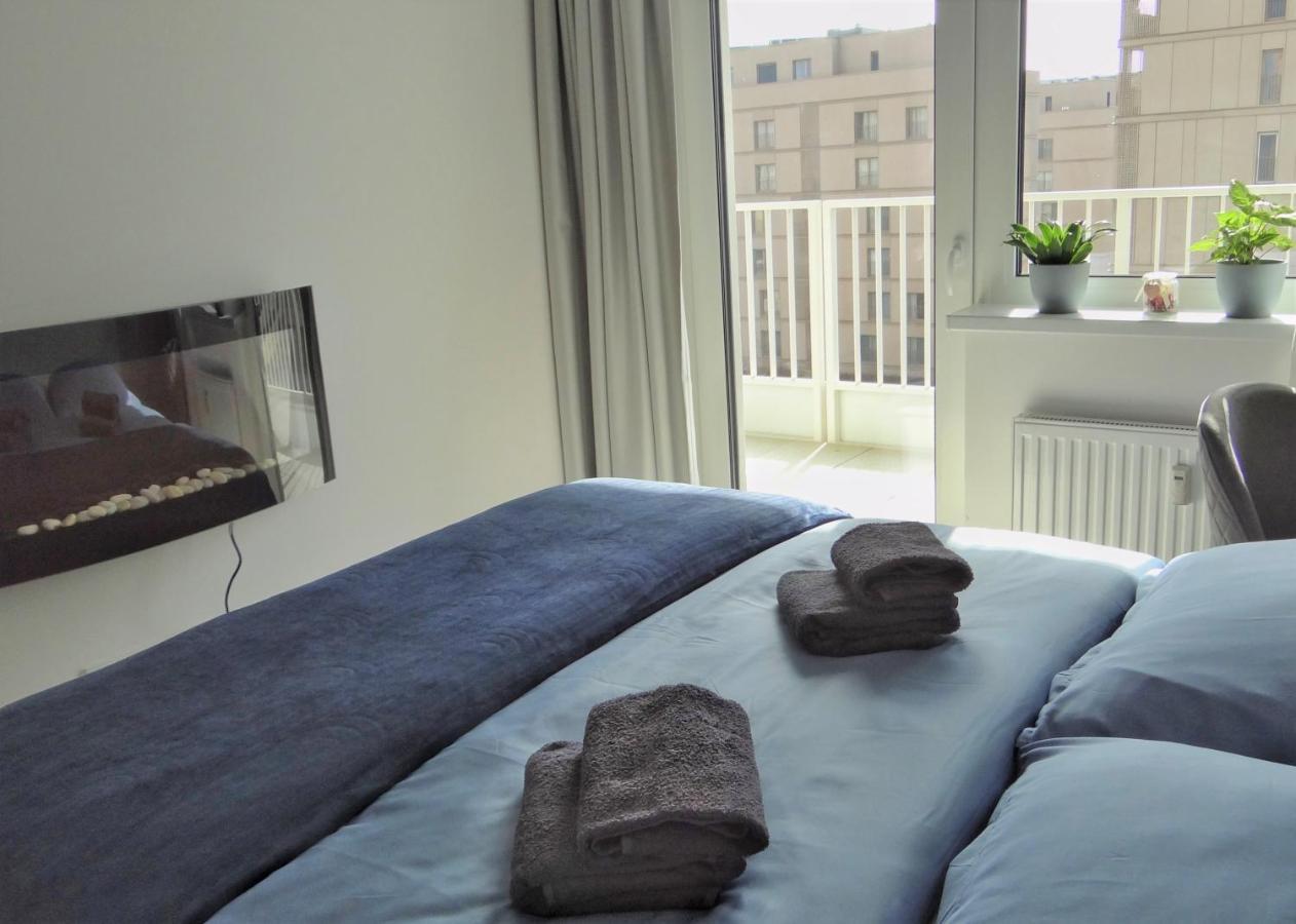 Top Urban Apartment - Free Parking, Green Energy, Modern Style ブラチスラヴァ エクステリア 写真
